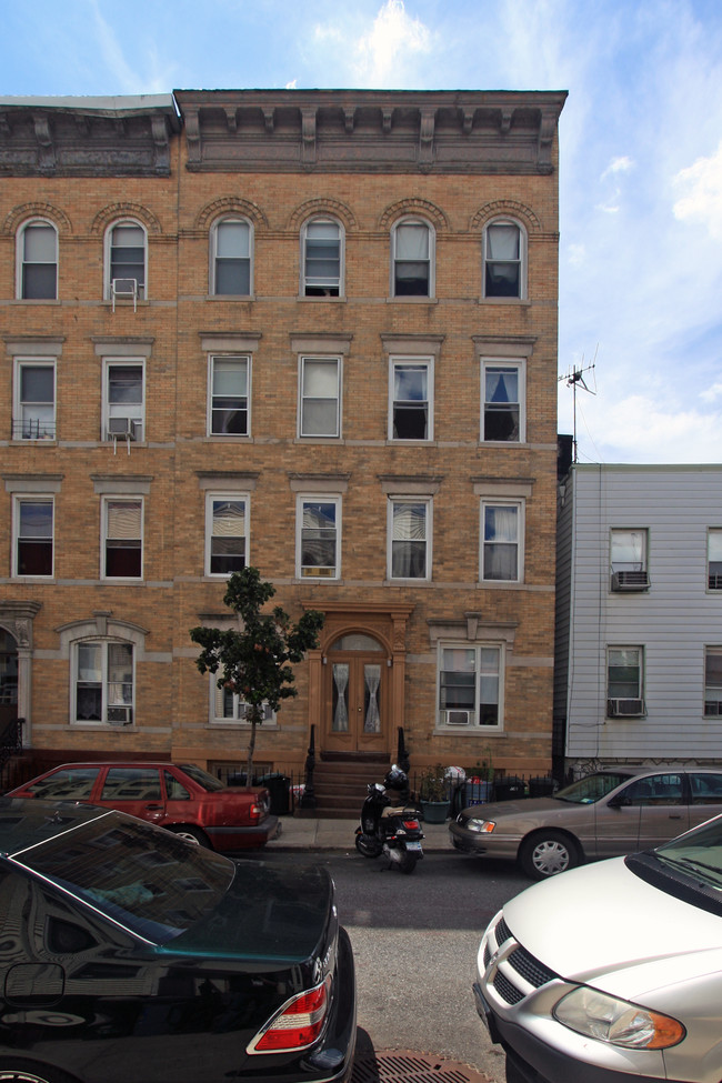 11 Clifford Pl