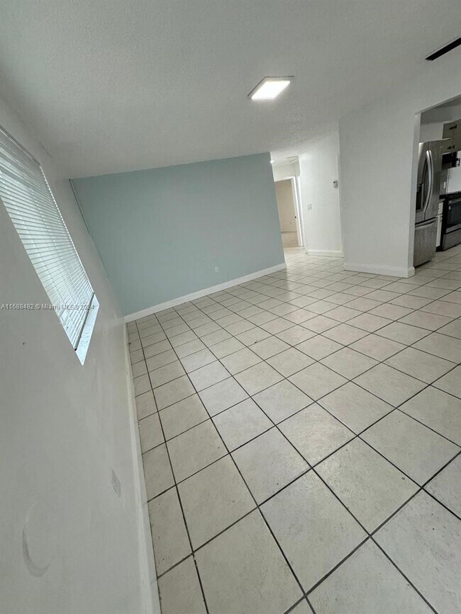 1800 NW 22nd Ct in Miami, FL - Foto de edificio - Building Photo