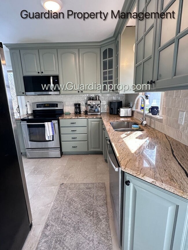 3125 Quebec Ave S in Minneapolis, MN - Building Photo - Building Photo