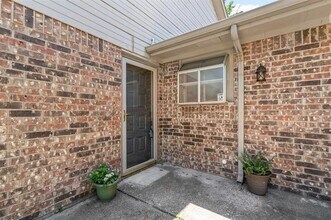 3504 Smith Barry Rd in Pantego, TX - Building Photo - Building Photo
