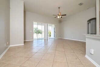 9411 Laurel Ledge Dr in Riverview, FL - Building Photo - Building Photo