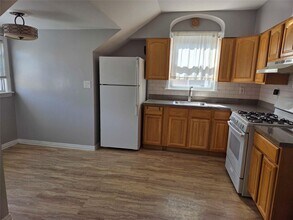 166-40 17th Ave in Queens, NY - Building Photo - Building Photo