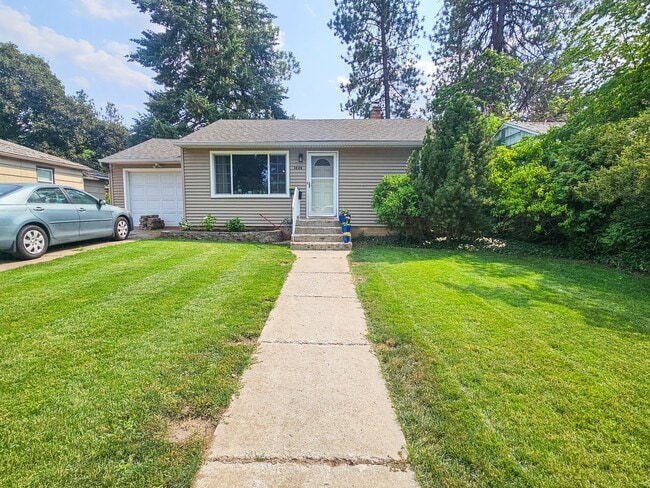 property at 1424 E 39th Ave