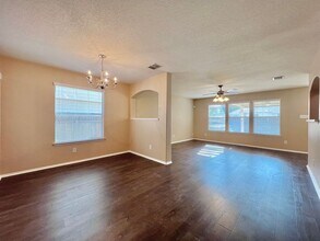 11111 Dewberry Field in Helotes, TX - Building Photo - Building Photo