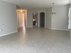 9558 SW Flowermound Cir in Port St. Lucie, FL - Building Photo - Building Photo