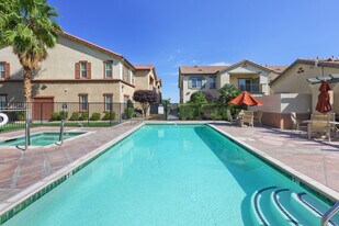 La Mirage in Victorville, CA - Building Photo