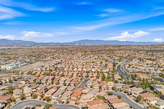 2848 Trossachs St in Henderson, NV - Building Photo - Building Photo