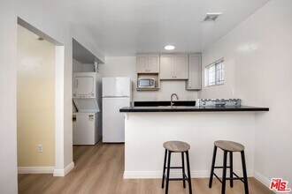3620 S Budlong Ave in Los Angeles, CA - Building Photo - Building Photo