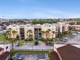 8005 Lake Dr in Doral, FL - Building Photo