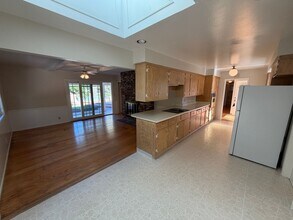 17 Whitehall Dr in Orinda, CA - Building Photo - Building Photo
