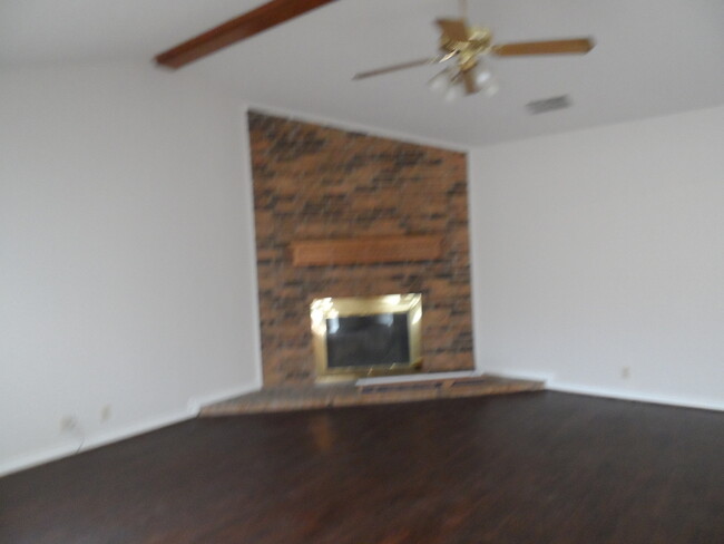 1502 Karen Ct in Cleburne, TX - Building Photo - Building Photo