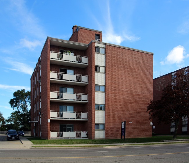 Glendale Manor in Hamilton, ON - Building Photo - Building Photo