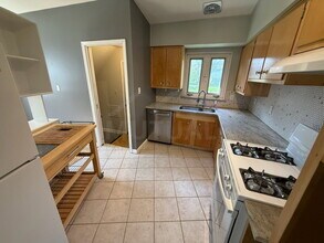 23611 Bicking Ct in Farmington, MI - Building Photo - Building Photo