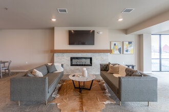 Whispering Creek Apartments in Fargo, ND - Foto de edificio - Interior Photo