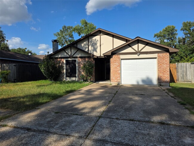 1015 Western Hills Dr in Katy, TX - Building Photo - Building Photo