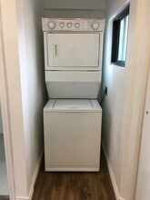 1990 Ocean View Blvd in San Diego, CA - Foto de edificio - Building Photo