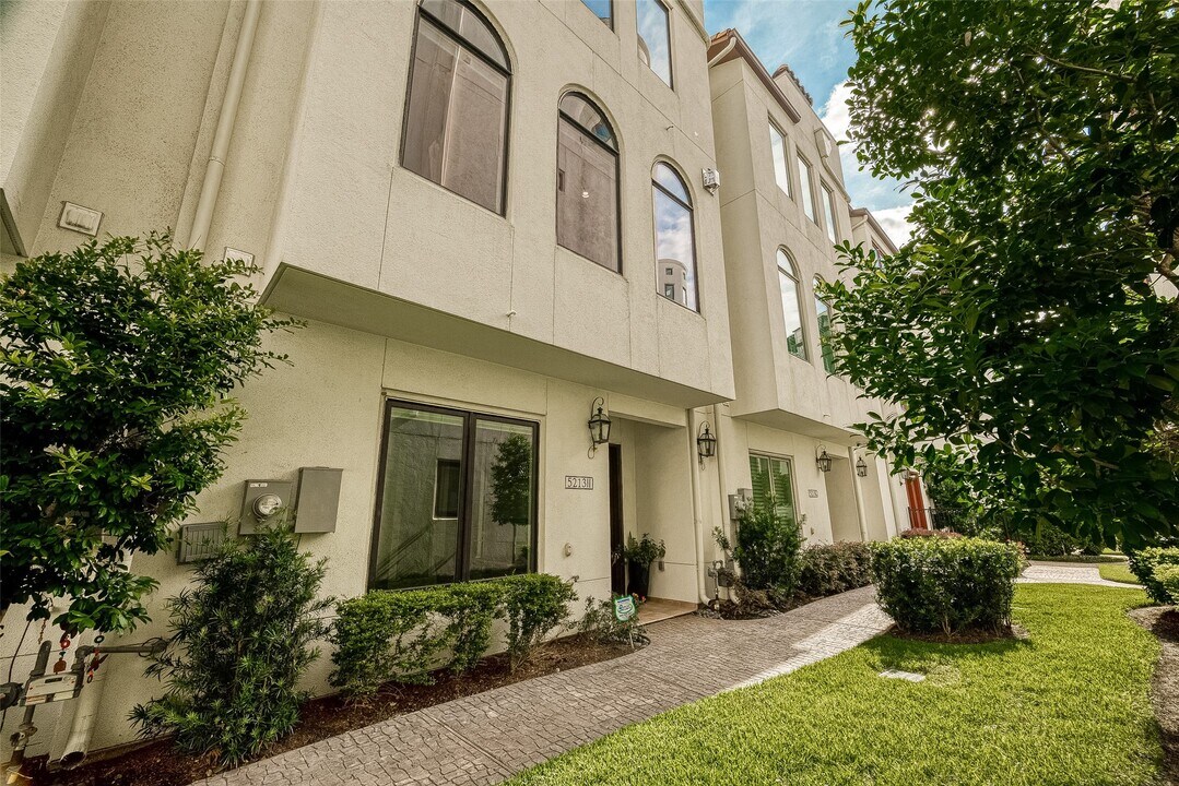 5213 Feagan St in Houston, TX - Foto de edificio