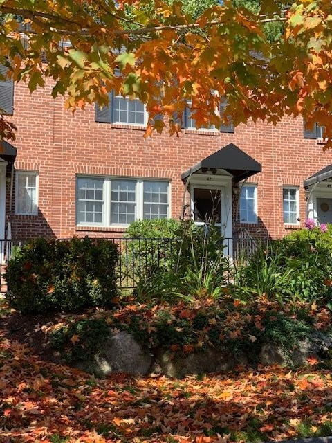 property at 47 Windsor Ct