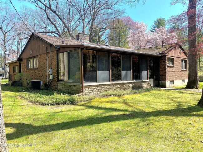 15 Lyons Ave in Delmar, NY - Building Photo - Building Photo