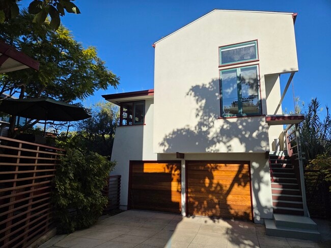 2417 4th St, Unit 2417 ½ 4th St