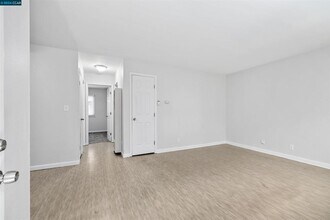 1409 Berrellesa St in Martinez, CA - Building Photo - Building Photo
