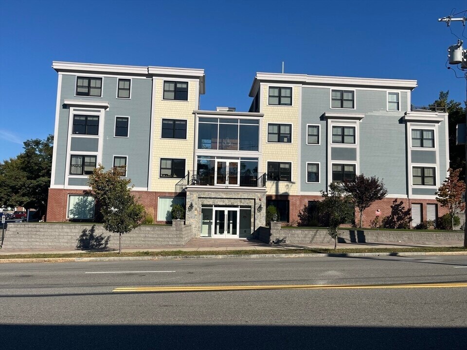 45 Spring St in Boston, MA - Building Photo