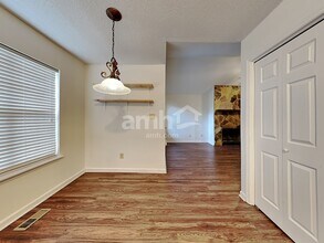 219 Carroll St in Wake Forest, NC - Foto de edificio - Building Photo