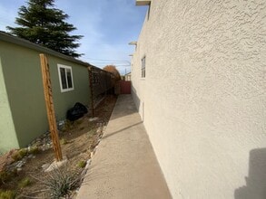 2005 Glorieta St NE in Albuquerque, NM - Building Photo - Building Photo