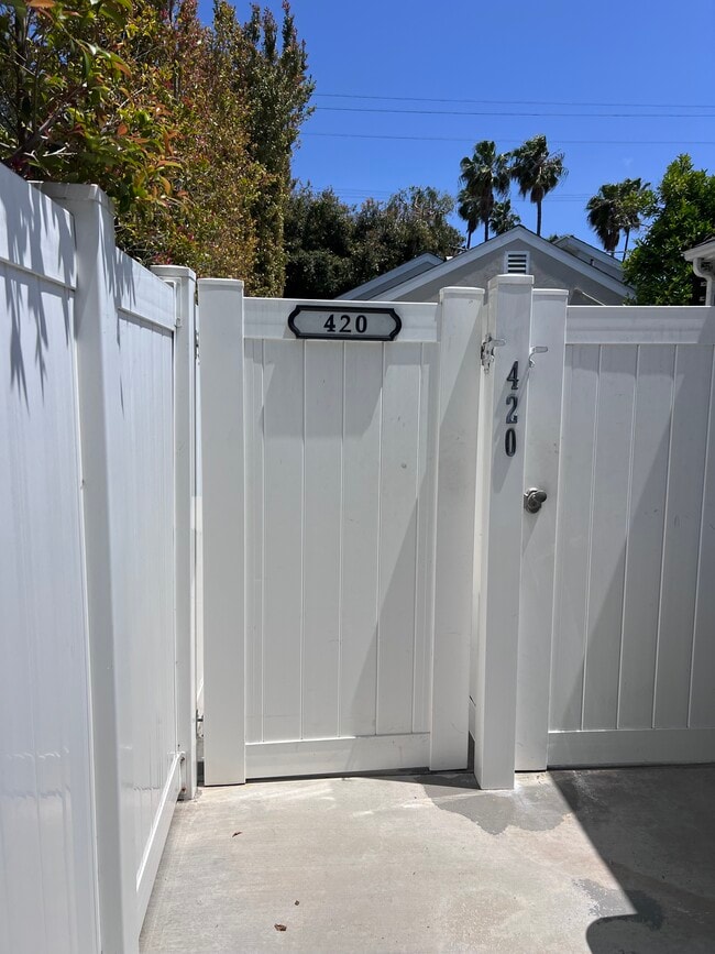 property at 418 S Citrus Ave