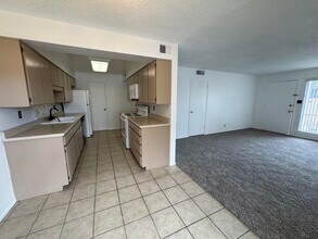 4917 N 73rd St, Unit 17 in Scottsdale, AZ - Building Photo - Building Photo