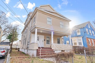 32 Llewellyn Ave-Unit -1 in West Orange, NJ - Building Photo - Building Photo