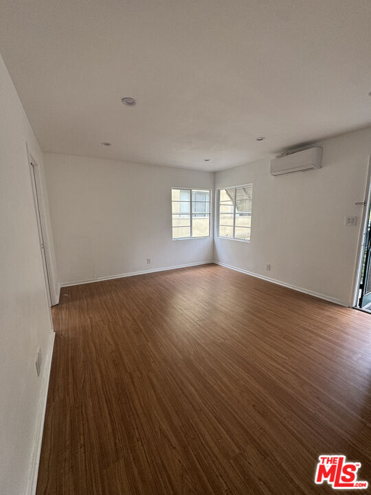 220 N Louise St in Glendale, CA - Building Photo - Building Photo