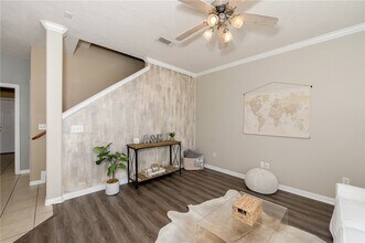 1001 Krenek Tap Rd, Unit 402 in College Station, TX - Building Photo - Building Photo