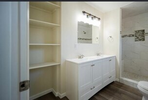 315 Atrisco Dr SW in Albuquerque, NM - Building Photo