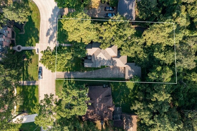 property at 2807 4 Pines Dr