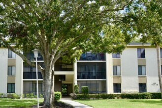 3188 Lake Pine Way S in Tarpon Springs, FL - Building Photo - Building Photo