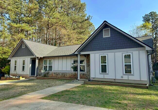 property at 113 Jennifer Ln SW