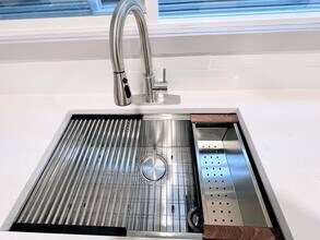 5833 W Peterson Ave in Chicago, IL - Building Photo - Building Photo