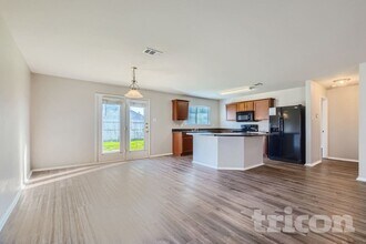 208 Silver Spur Dr in Waxahachie, TX - Building Photo - Building Photo