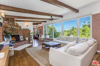 2385 Sunset Heights Dr in Los Angeles, CA - Building Photo - Building Photo