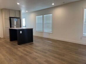 2060 N Center St in Mesa, AZ - Building Photo - Building Photo