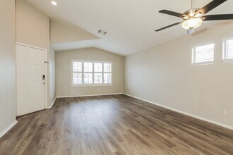 8256 N 112th Ave, Unit 2005 in Peoria, AZ - Building Photo - Building Photo