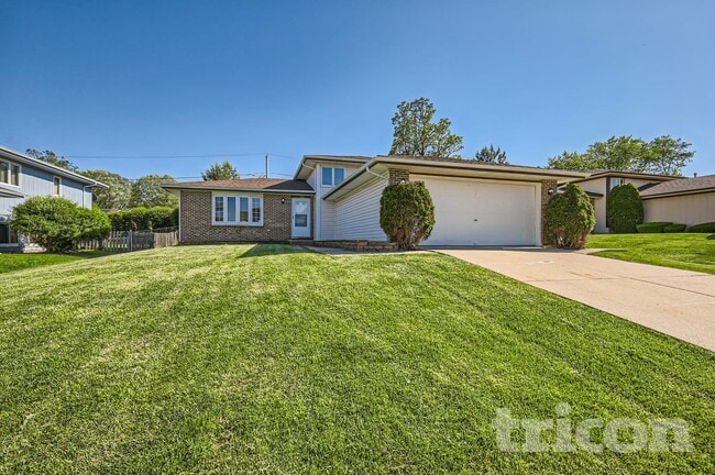 285 Polo Club Dr in Glendale Heights, IL - Foto de edificio - Building Photo