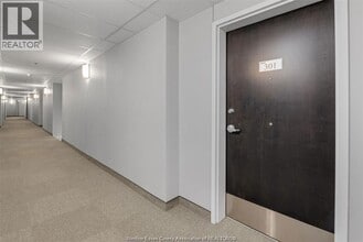 728 Brownstone Dr in Lakeshore, ON - Building Photo - Building Photo