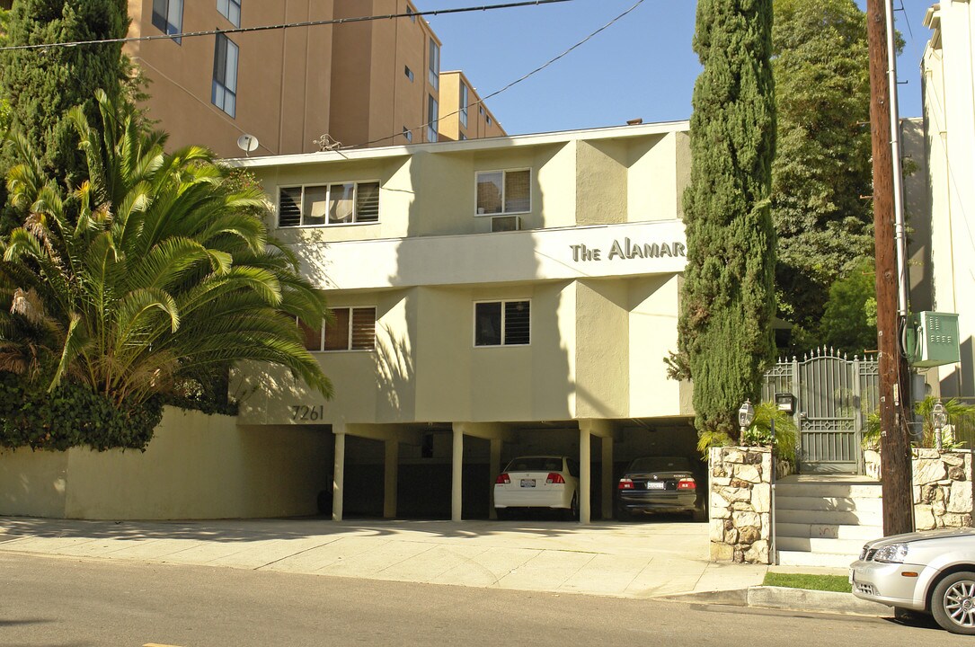 7261 Franklin Ave in Los Angeles, CA - Foto de edificio