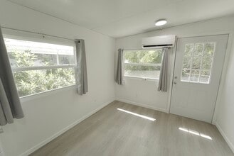 8520 SW 18th Ct in Davie, FL - Foto de edificio - Building Photo