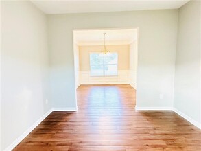 1215 Grey Rock Way in Suwanee, GA - Foto de edificio - Building Photo