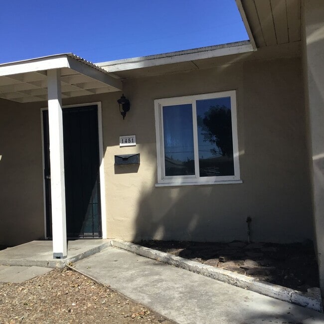 1451 Knights Row in Yuba City, CA - Building Photo - Building Photo