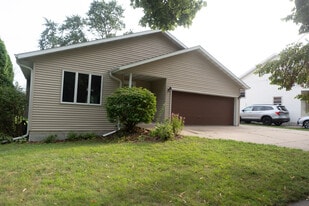 4005 Winnemac Ave in Madison, WI - Building Photo