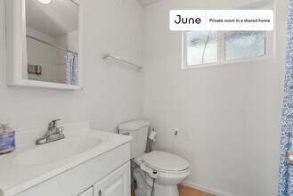 Room in Shared 7 bed/3 bath home in San Diego, CA - Building Photo - Building Photo